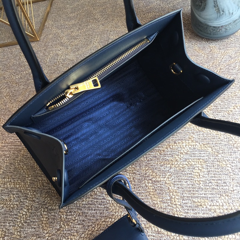 Pra*a top handle bags